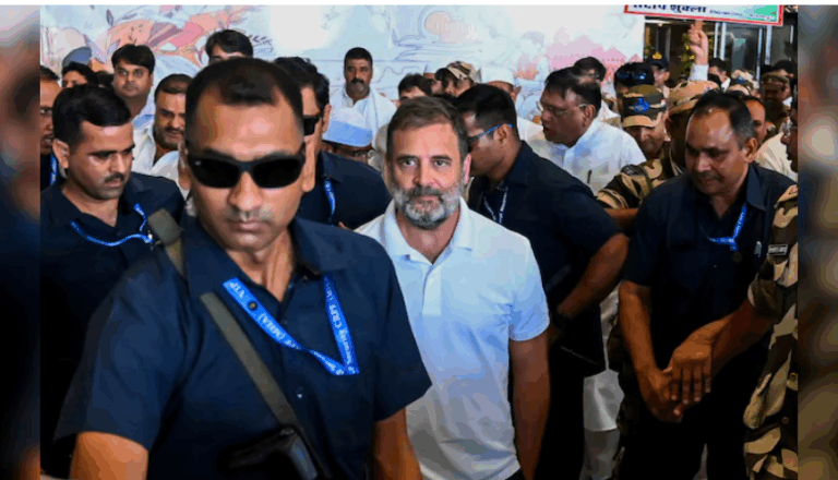 Rahul Gandhi News, Lucknow Court,