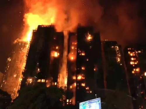 Hong Kong रिहाइशी कॉम्प्लेक्स में दिल दहला देने वाली आग, 44 लोगों की मौत – 279 अब भी लापता