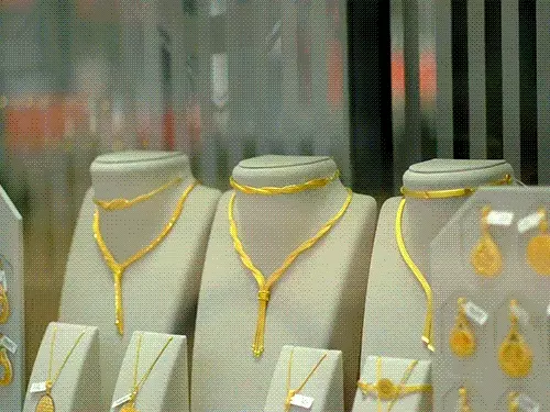 GOLD पहली बार ₹1.5 लाख के पार, आम लोगों की पहुंच से हुआ दूर