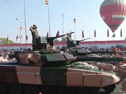 Jaipur की सड़कों पर सेना की ताकत का भव्य प्रदर्शन, शहीद की मां भावुक होकर हुईं बेहोश