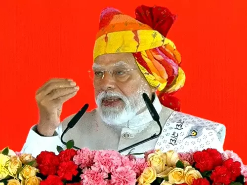 PM Modi - "कांग्रेस के कुकर्मों को देश माफ नहीं करेगा, ये INC नहीं MMC है"