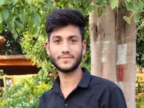 खंडवा में दर्दनाक हादसा: कन्वेयर बेल्ट में फंसकर 21 साल के युवक की मौत