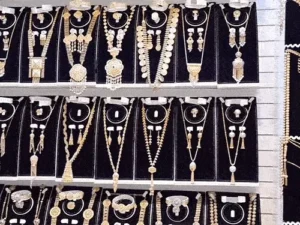 Silver ₹1,214 बढ़कर ₹2.51 लाख, Gold ₹347 चढ़कर ₹1.52 लाख प्रति 10 ग्राम