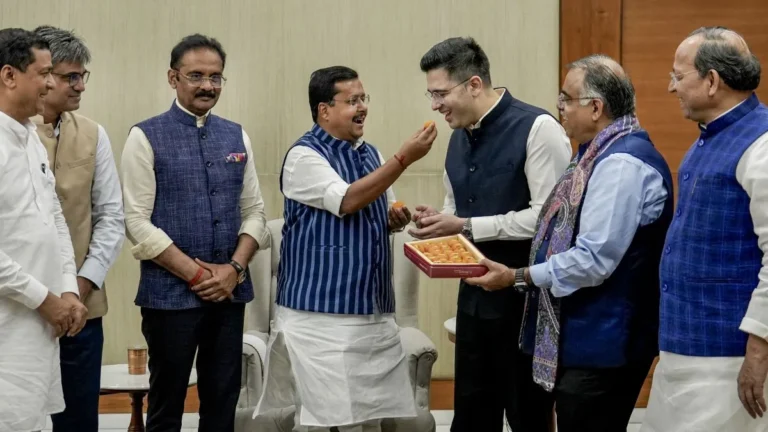 AAP का बड़ा एक्शन: BJP जॉइन करने वाले 7 सांसदों की राज्यसभा सदस्यता रद्द करने की मांग