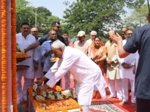 Bihar CM Nitish Kumar की आखिरी कैबिनेट बैठक, 3 बजे के बाद देंगे इस्तीफा