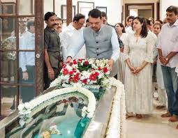 Asha Bhosle Funeral नम आंखों से देश ने दी विदाई, शाम 4 बजे मुखाग्नि
