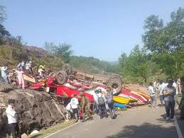 Udhampur Road Accident तेज रफ्तार बस बनी मौत का कारण, 16 यात्रियों की जान गई
