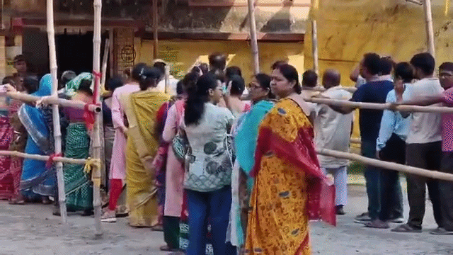 Bengal Election 2026 LIVE: दूसरे चरण में वोटिंग तेज, TMC vs BJP में कांटे की टक्कर