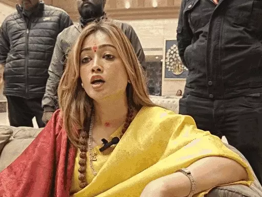 उज्जैन में हर्षा रिछारिया ने शुरू किया पहला प्रवचन, देवी शक्ति और शक्तिपीठों का बताया महत्व