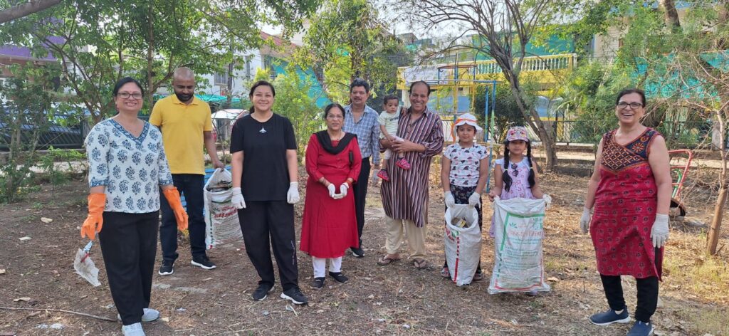 Clean Bhopal Campaign: E-2 अरेरा कॉलोनी के रहवासियों ने गजानंद पार्क में चलाया स्वच्छता अभियान