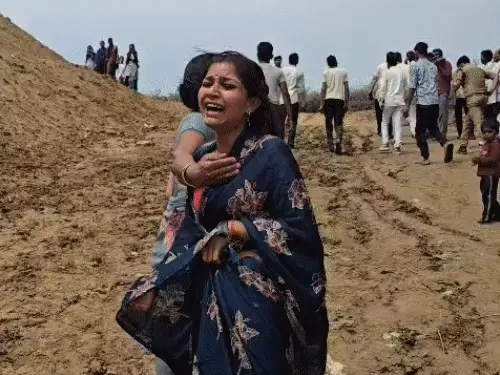 UP में निर्माणाधीन पुल का स्लैब गिरा, 6 मजदूरों की मौत, आंधी-बारिश बनी हादसे की वजह