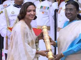 भारतीय महिला टीम का Emotional Moment: Harmanpreet Kaur Padma Shri सम्मान का जश्न