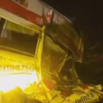 सीहोर-इछावर हाईवे पर एंबुलेंस और ट्रक की टक्कर, केबिन में फंसा चालक