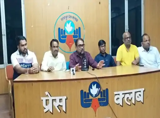 छत्तीसगढ़ में प्लास्टिक बोतल में शराब बिक्री का फैसला पड़ा भारी, कई दुकानों में शराब की कमी