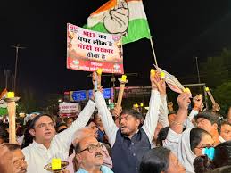 NEET पेपर लीक- भोपाल में कांग्रेस का मशाल जूलूस:केंद्रीय शिक्षा मंत्री के इस्तीफे की मांग;