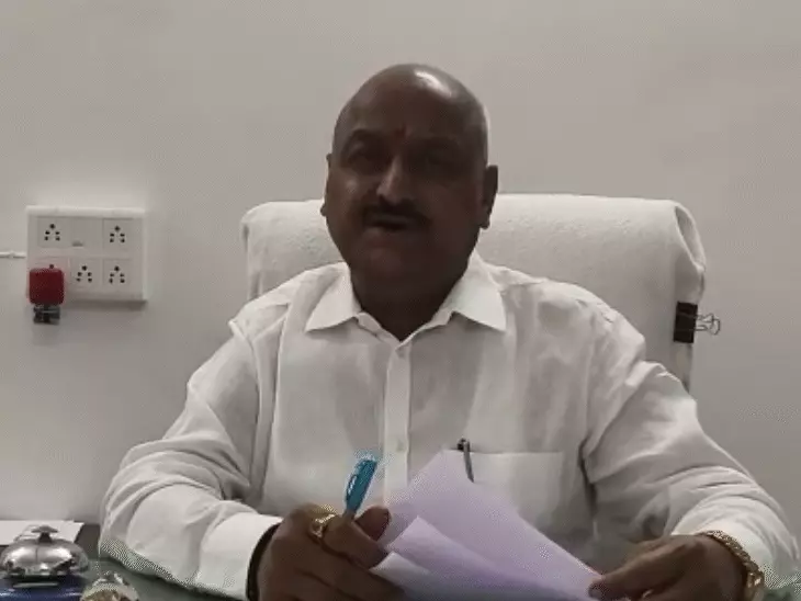 खंडवा में तबादला घोटाला: सस्पेंड अधीक्षक हेमंत सिन्हा पर शिकंजा, 2 दिन में रिपोर्ट के आदेश