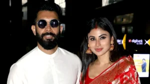 Mouni Roy ने तलाक की अफवाहों पर तोड़ी चुप्पी, बोलीं- ‘प्लीज हमारी प्राइवेसी का सम्मान करें’