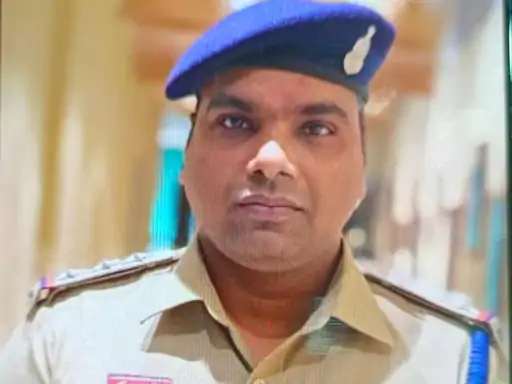 अवैध शराब पर कार्रवाई में लापरवाही, गोबरा नवापारा थाना प्रभारी दीपेश जायसवाल निलंबित
