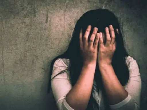 खंडवा में देवर ने नहाने का वीडियो बनाकर किया ब्लैकमेल, महिला से कई बार दुष्कर्म