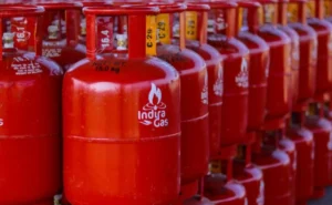 LPG Price Hike: घरेलू गैस सिलेंडर के दाम बढ़े, आम लोगों पर बढ़ा बोझ