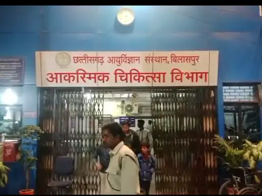 बिलासपुर में तेज रफ्तार हाईवा का कहर, स्कूटी सवार युवक की मौत; दो साथी गंभीर घायल