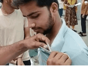 NEET री-एग्जाम में सख्ती: 1 मिनट देर से पहुंचे छात्रों को नहीं मिली एंट्री