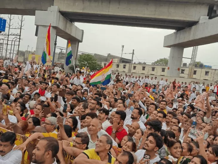 Bhopal Chaturmas 2026: आचार्य समय सागर महाराज का भव्य स्वागत, नारायण नगर से निकली विशाल शोभायात्रा