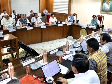 MP Promotion Update: CM ने मांगी 8 दिनों में हुई पदोन्नतियों की रिपोर्ट, सभी विभागों को डेटा अपलोड करने के निर्देश