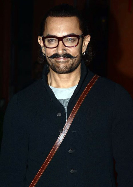 Aamir Khan Controversy: निजी जिंदगी को लेकर सोशल Media पर छिड़ी चर्चा, क्या है पूरा मामला?