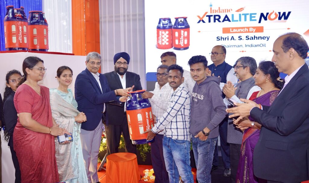 इंडियनऑयल ने शुरू की 10 और 5 किलोग्राम एलपीजी सिलेंडर की एक्सप्रेस डिलीवरी सेवा