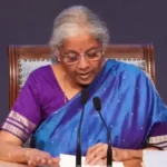 निर्मला सीतारमण ने आयकर अधिकारियों को दी सख्त नसीहत, कहा- आम जनता को दफ्तरों के चक्कर न लगवाएं