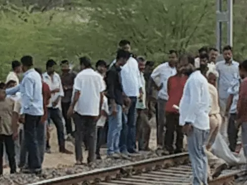 बाड़मेर में मां ने 6 वर्षीय बेटे के साथ ट्रेन के आगे कूदकर दी जान, दोनों की मौके पर मौत