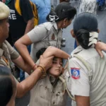 जंतर-मंतर से संसद मार्च के दौरान बवाल, प्रदर्शनकारियों और पुलिस में झड़प; कई घायल