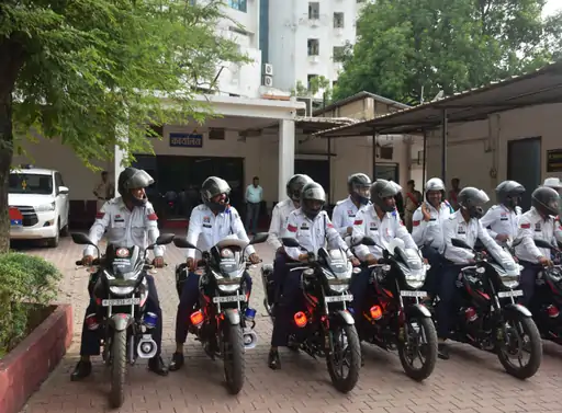 रायपुर में ट्रैफिक जाम से राहत के लिए 10 नई QRT तैनात, पुलिस ने जारी किया हेल्पलाइन नंबर