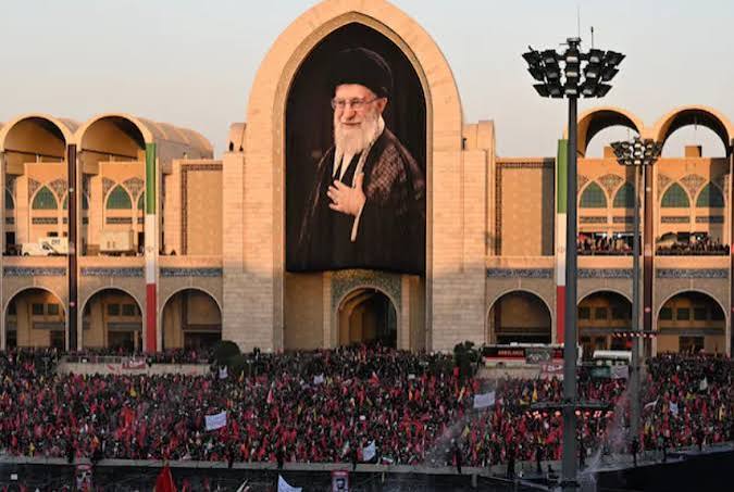 Khamenei की अंतिम यात्रा: लाखों लोग सड़कों पर, 10 घंटे चला Funeral Procession