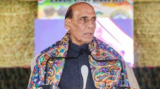 Kargil Vijay Diwas: Rajnath Singh ने शहीदों को किया नमन, Pakistan को चेतावनी- सेना पूरी तरह तैयार