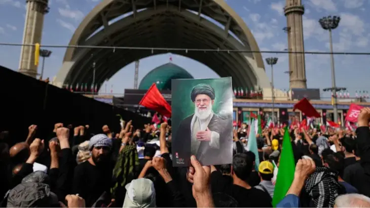Khamenei Funeral: 13 देशों ने अंतिम संस्कार से बनाई दूरी, क्या Trump के दबाव का असर? जानिए पूरा मामला