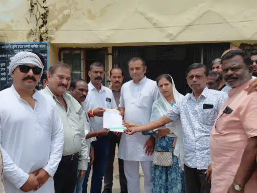 मंडी शुल्क बढ़ाने के फैसले का खंडवा में विरोध, व्यापारियों ने सरकार से बढ़ोतरी वापस लेने की मांग की