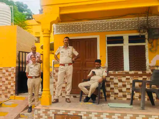 रींगस में CA विनय जोशी के घर इनकम टैक्स का छापा, यूपी नंबर की 3 गाड़ियों से पहुंची टीम