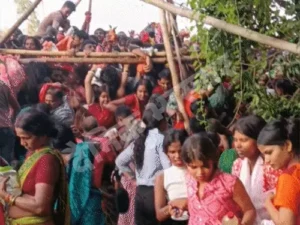 Lakhisarai में मंदिर के बाहर भगदड़, 7 महिलाओं की मौत