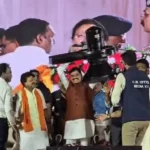 इंदौर में CM मोहन यादव ने 14D थिएटर का किया शुभारंभ, कांवड़ यात्री से मिलने रोका काफिला; वंदे मातरम् को लेकर कांग्रेस पर साधा निशाना