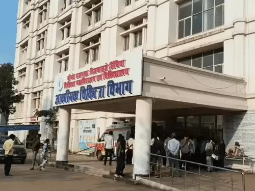 शिवपुरी मेडिकल कॉलेज से ग्वालियर ले जाते समय मरीज की मौत, बेटे ने लगाए इलाज में लापरवाही के आरोप