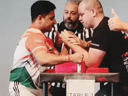 67 इंटरनेशनल मेडल जीतने वाले पैरा आर्म रेसलर श्रीमंत झा बोले- नौकरी नहीं मिली तो मेडल नीलाम कर दूंगा