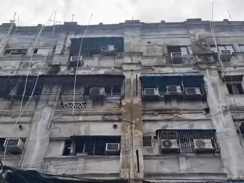 कोलकाता के होटल वाली बिल्डिंग में भीषण आग, 9 की मौत; 4 साल का बच्चा भी शामिल