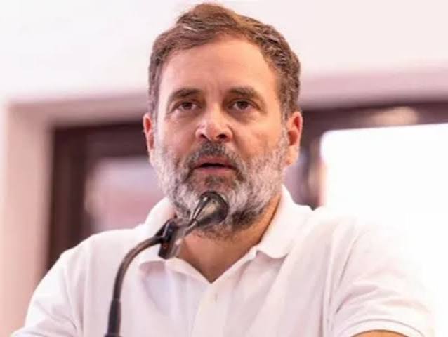 Mallikarjun Kharge Shuddhikaran Row: मंच ‘शुद्ध’ कराने पर बवाल, Rahul Gandhi ने BJP-RSS को घेरा