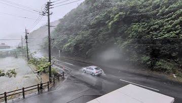 Japan में 200 Kmph का तूफान: Dolphin Typhoon से बढ़ा खतरा, Toyota ने 9 Plants में रोका Production
