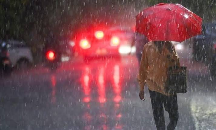 UP-MP Monsoon Alert: यूपी के 19 जिलों में Flood, काशी में चौकी डूबी; MP के 22 जिलों में Red Alert