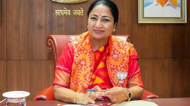 Rekha Gupta का बड़ा तोहफा: Delhi Lakshmi Yojana में महिलाओं को हर महीने ₹2500, जानें Payment Date