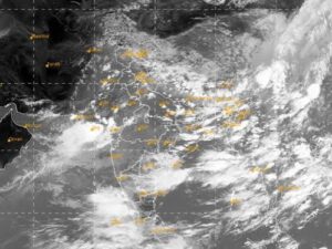 केरल-कर्नाटक में भारी बारिश और लैंडस्लाइड का कहर, 11 की मौत, 8 लापता; किश्तवाड़ में बादल फटा, बद्रीनाथ हाईवे धंसा