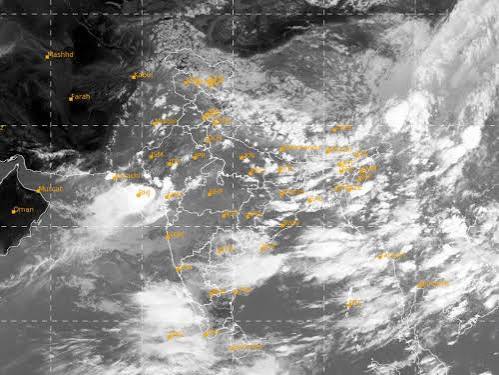 केरल-कर्नाटक में भारी बारिश और लैंडस्लाइड का कहर, 11 की मौत, 8 लापता; किश्तवाड़ में बादल फटा, बद्रीनाथ हाईवे धंसा